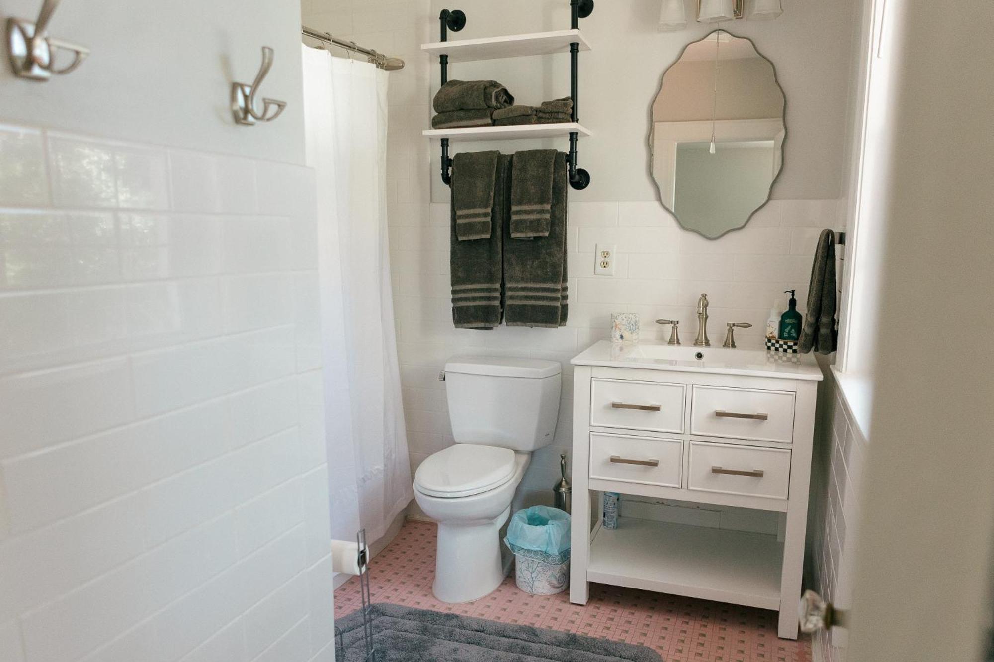 The Carriage House Inn Bed And Breakfast Southport Room photo