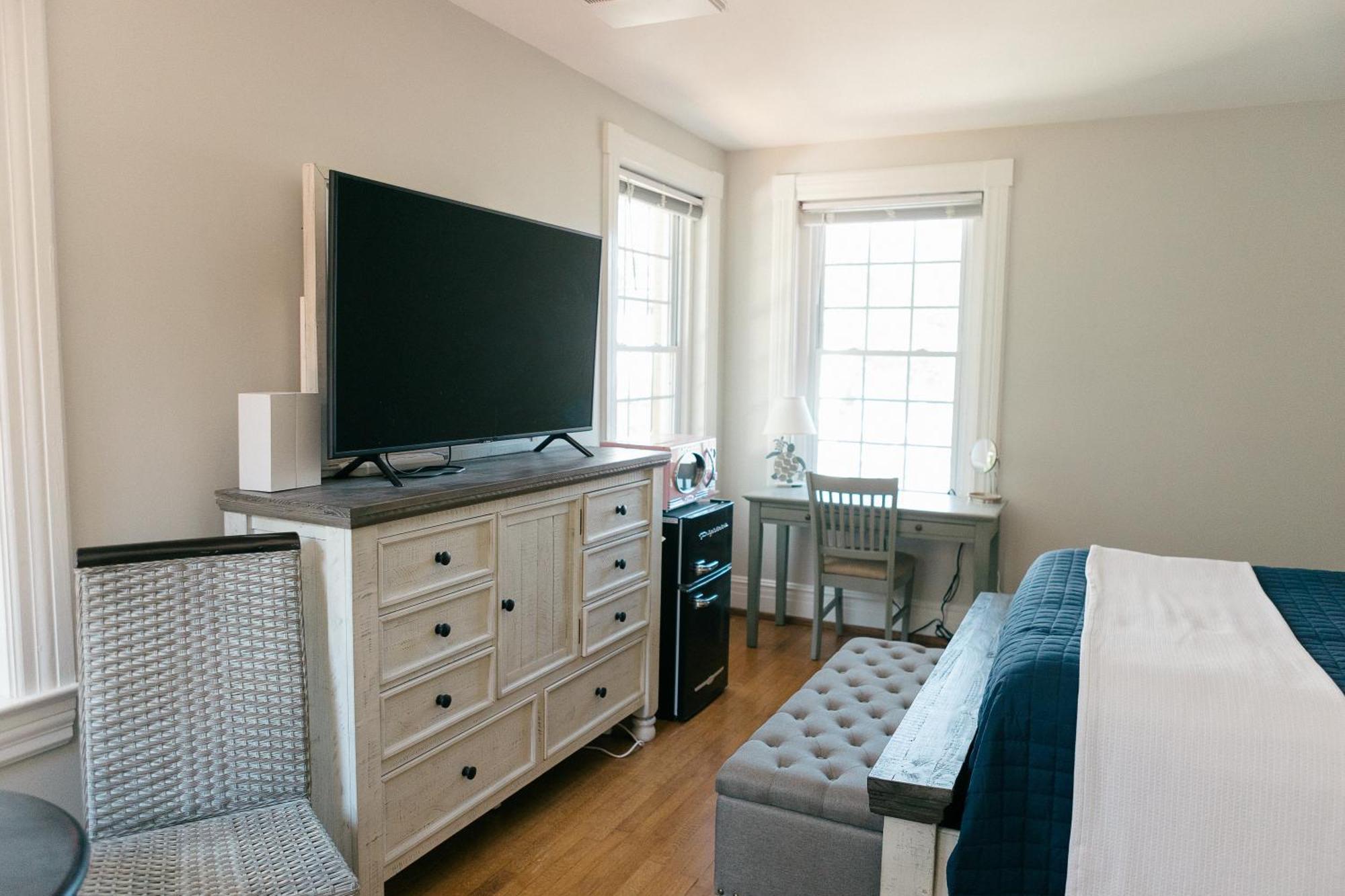 The Carriage House Inn Bed And Breakfast Southport Room photo